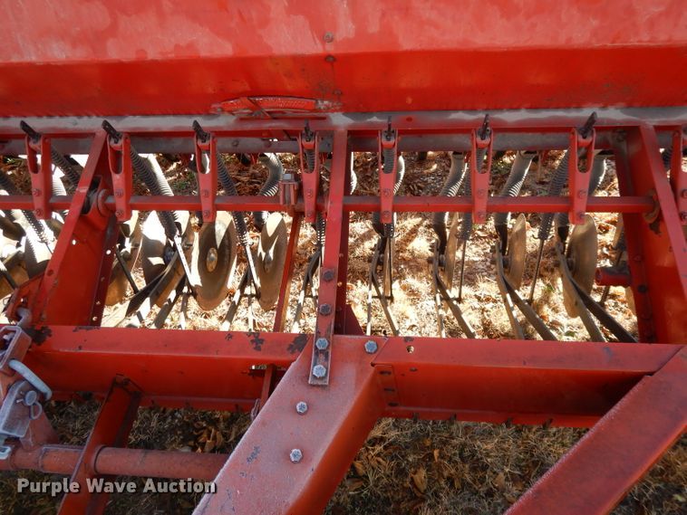 image for item DI8055 (2) International 5100 grain drills