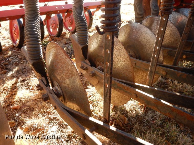 image for item DI8055 (2) International 5100 grain drills