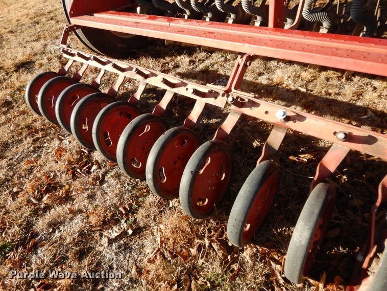 image for item DI8055 (2) International 5100 grain drills