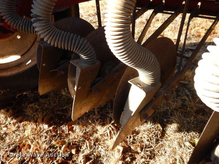 image for item DI8055 (2) International 5100 grain drills