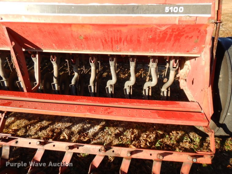 image for item DI8055 (2) International 5100 grain drills