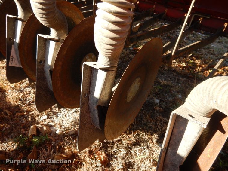 image for item DI8055 (2) International 5100 grain drills