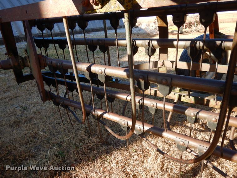 image for item DI8057 New Idea 402 hay rake