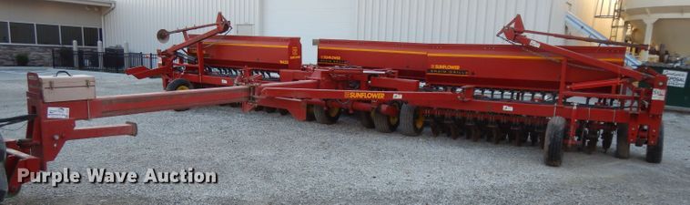 image for item DI8101 Sunflower 9431  grain drill