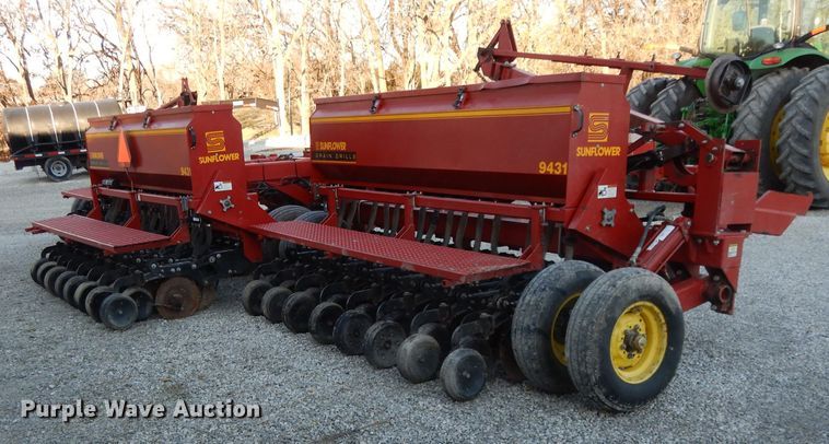 image for item DI8101 Sunflower 9431  grain drill