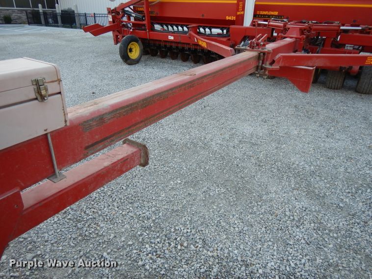 image for item DI8101 Sunflower 9431  grain drill