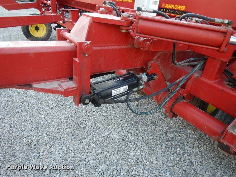 image for item DI8101 Sunflower 9431  grain drill