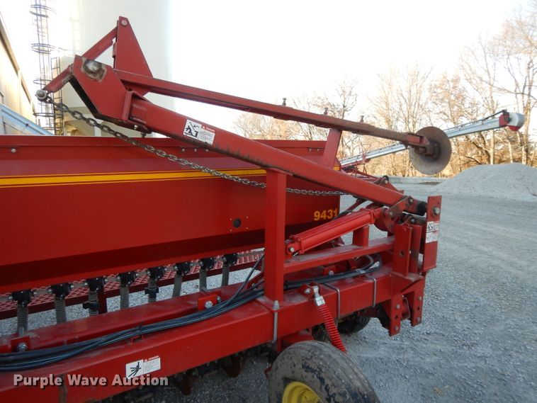 image for item DI8101 Sunflower 9431  grain drill