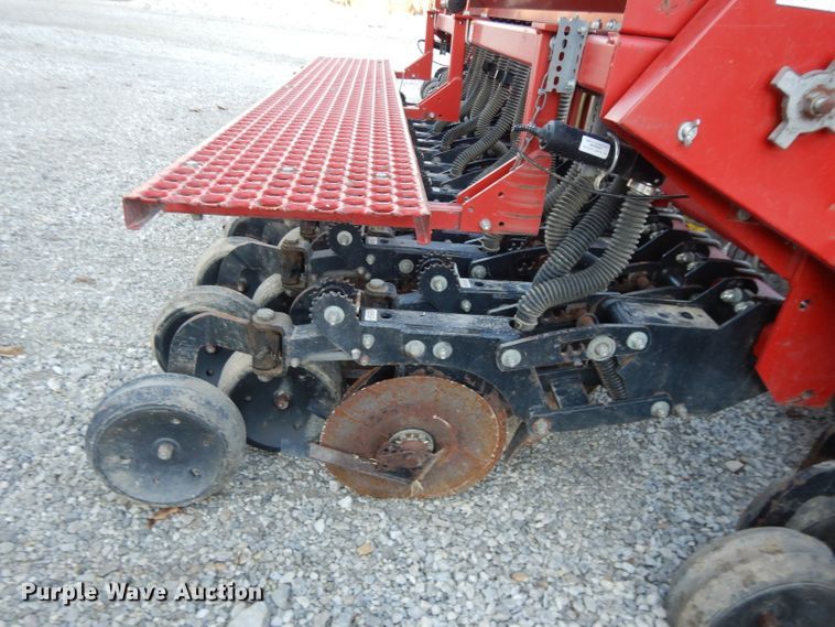 image for item DI8101 Sunflower 9431  grain drill