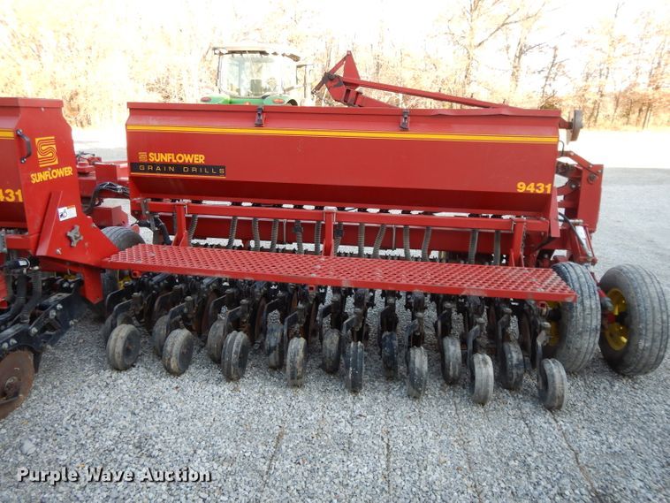 image for item DI8101 Sunflower 9431  grain drill