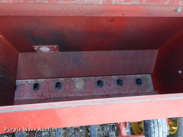 image for item DI8101 Sunflower 9431  grain drill