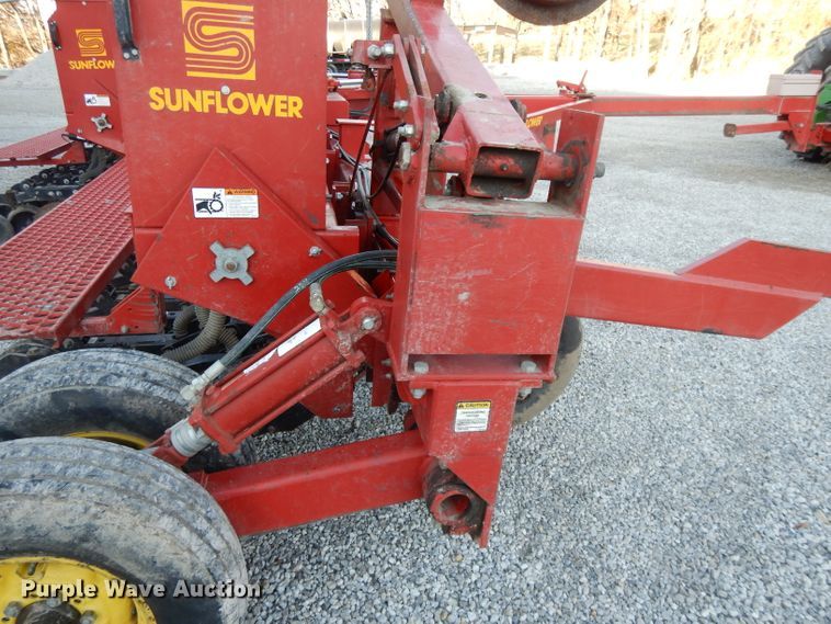 image for item DI8101 Sunflower 9431  grain drill