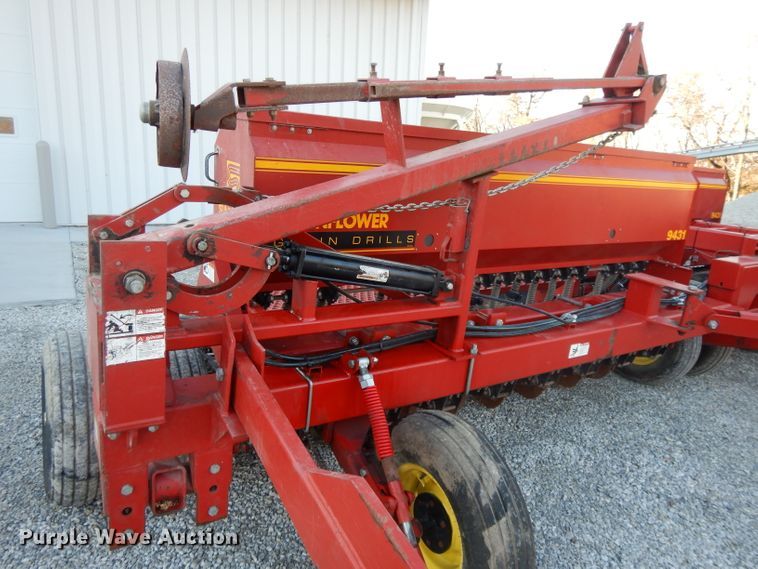 image for item DI8101 Sunflower 9431  grain drill