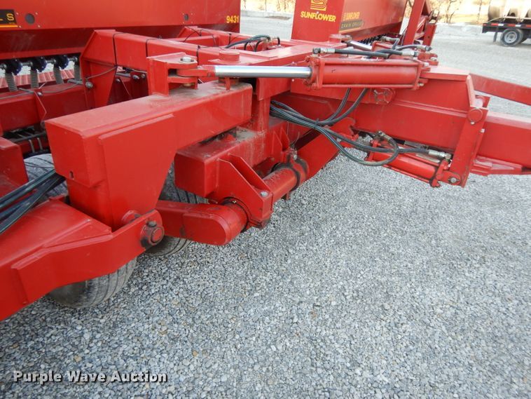 image for item DI8101 Sunflower 9431  grain drill