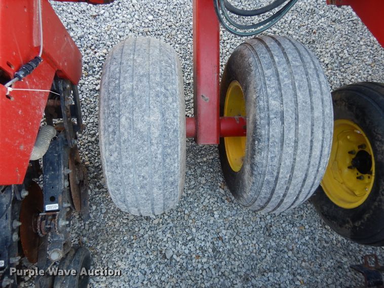 image for item DI8101 Sunflower 9431  grain drill