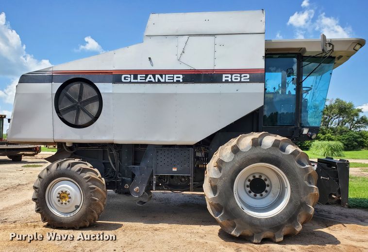 image for item DJ3149 1998 Gleaner R62 75th Anniversary RWA combine