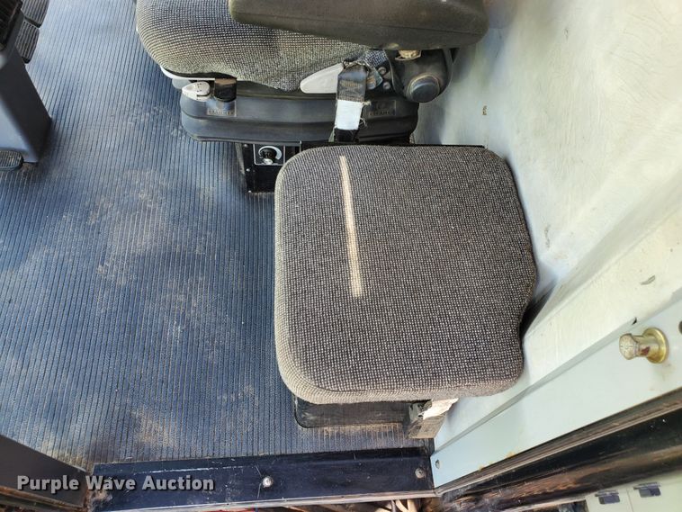 image for item DJ3149 1998 Gleaner R62 75th Anniversary RWA combine