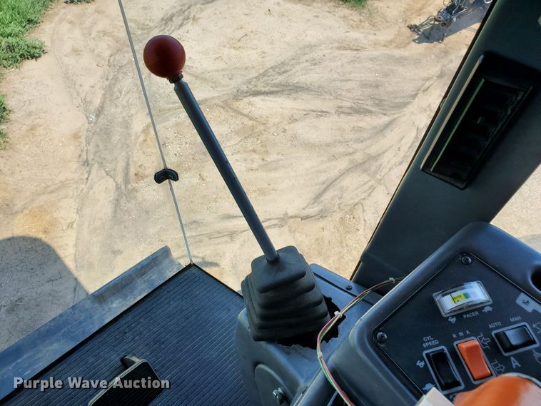 image for item DJ3149 1998 Gleaner R62 75th Anniversary RWA combine