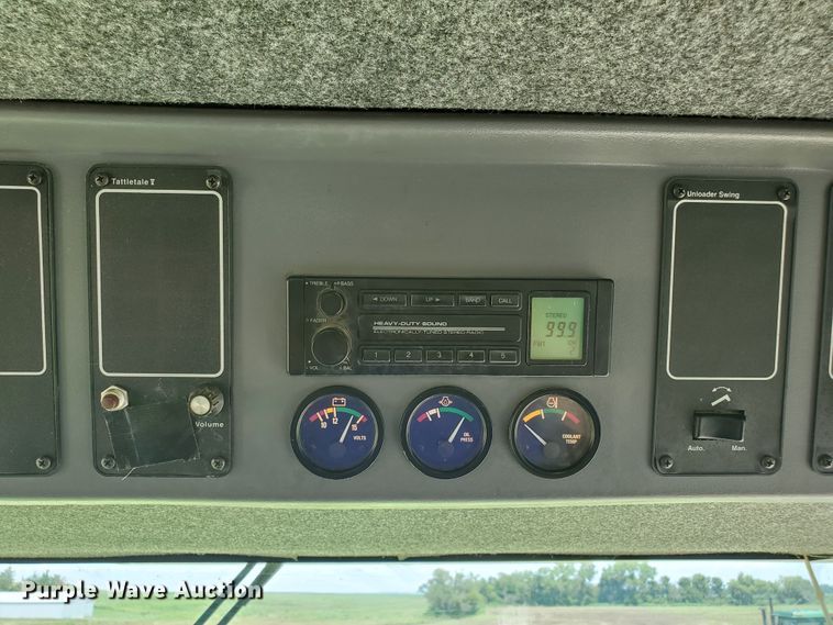 image for item DJ3149 1998 Gleaner R62 75th Anniversary RWA combine