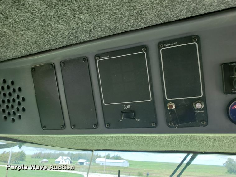 image for item DJ3149 1998 Gleaner R62 75th Anniversary RWA combine