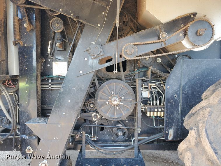 image for item DJ3149 1998 Gleaner R62 75th Anniversary RWA combine