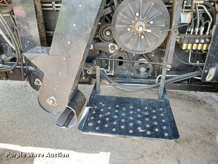 image for item DJ3149 1998 Gleaner R62 75th Anniversary RWA combine