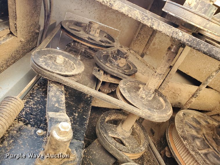 image for item DJ3149 1998 Gleaner R62 75th Anniversary RWA combine