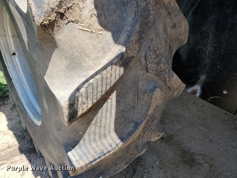 image for item DJ3149 1998 Gleaner R62 75th Anniversary RWA combine