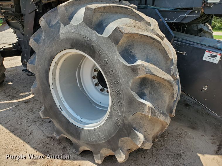 image for item DJ3149 1998 Gleaner R62 75th Anniversary RWA combine