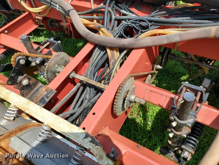 image for item DJ3153 2006 White 8108 no-till planter