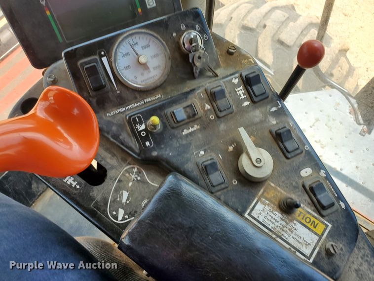 image for item DJ3163 2002 Hesston 8450  windrower