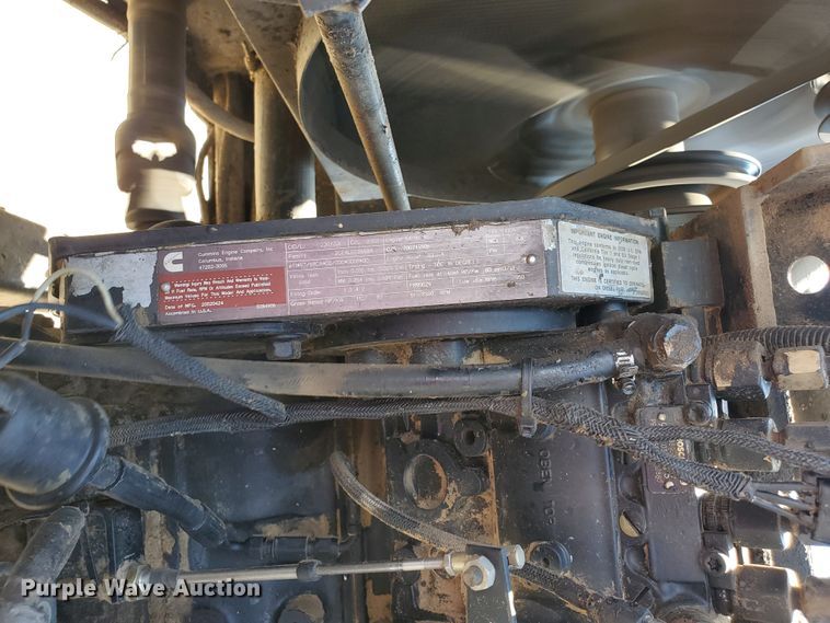 image for item DJ3163 2002 Hesston 8450  windrower