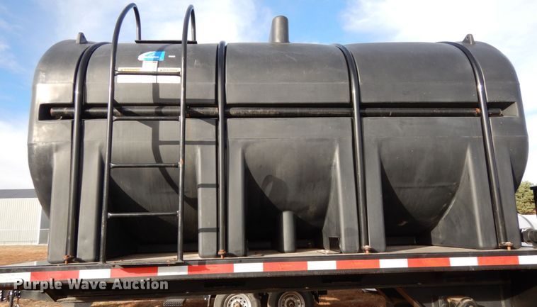 image for item DJ5819 2018 Road Runner 4000 drop deck sprayer trailer