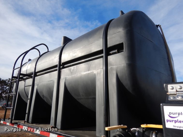 image for item DJ5819 2018 Road Runner 4000 drop deck sprayer trailer