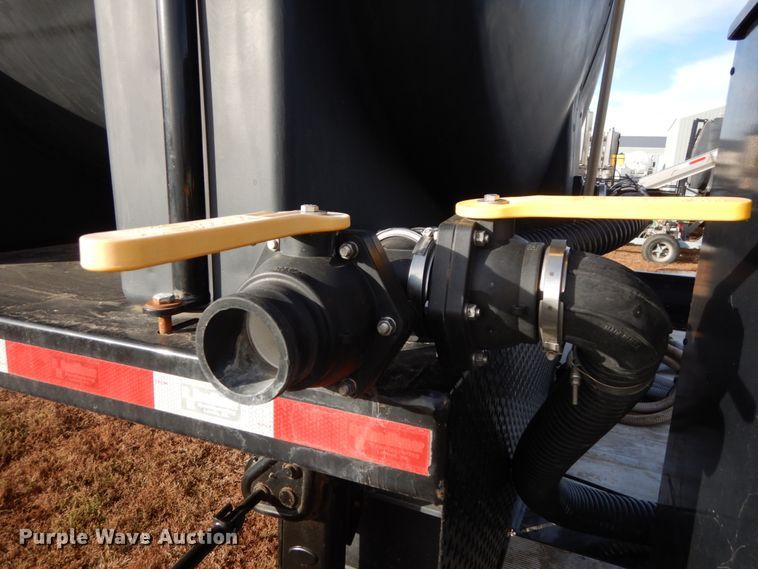 image for item DJ5819 2018 Road Runner 4000 drop deck sprayer trailer