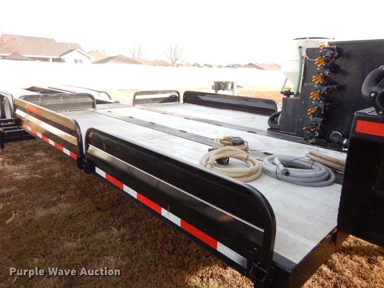 image for item DJ5819 2018 Road Runner 4000 drop deck sprayer trailer