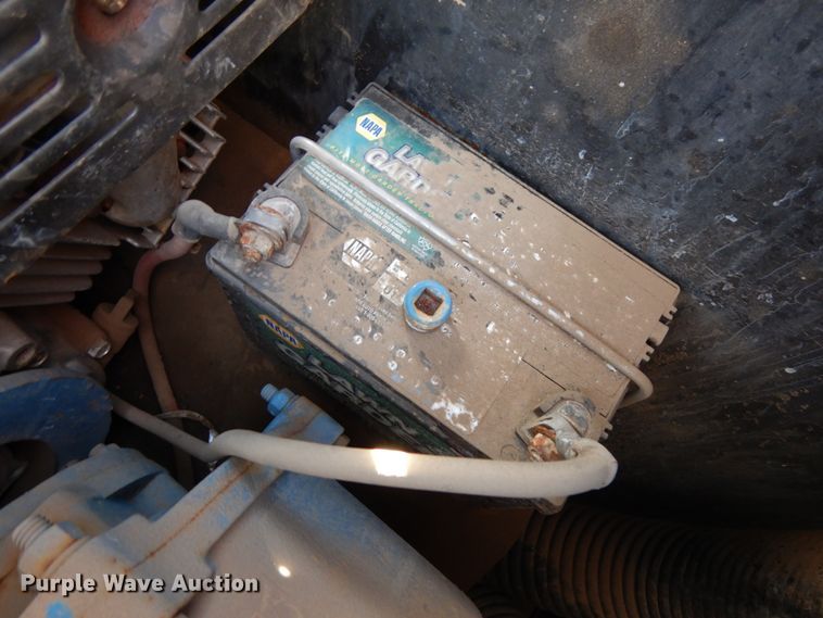 image for item DJ5819 2018 Road Runner 4000 drop deck sprayer trailer