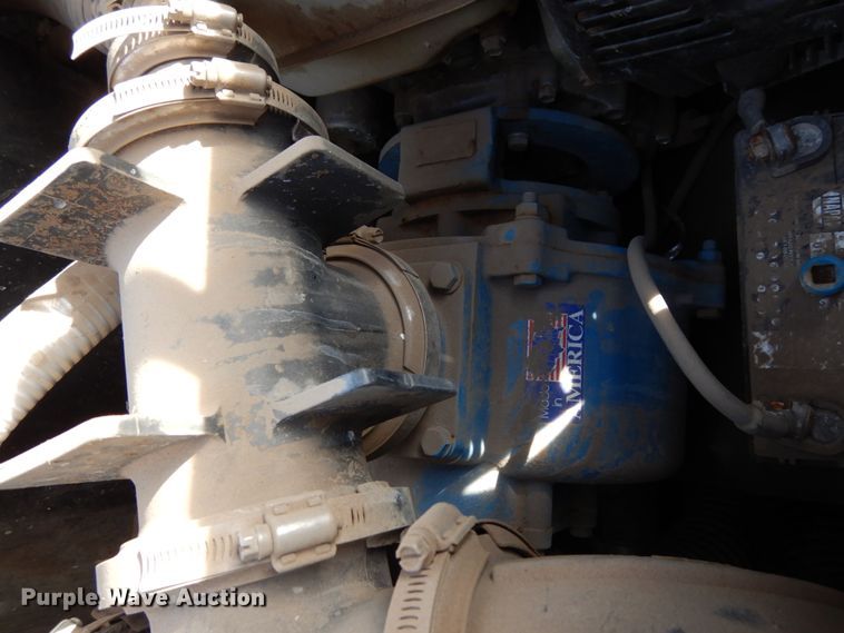 image for item DJ5819 2018 Road Runner 4000 drop deck sprayer trailer