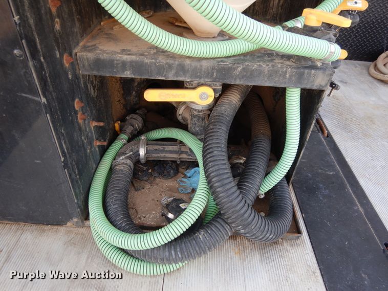 image for item DJ5819 2018 Road Runner 4000 drop deck sprayer trailer