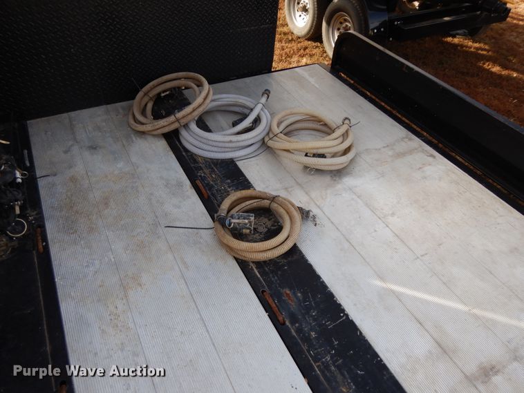 image for item DJ5819 2018 Road Runner 4000 drop deck sprayer trailer