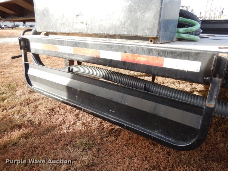 image for item DJ5819 2018 Road Runner 4000 drop deck sprayer trailer