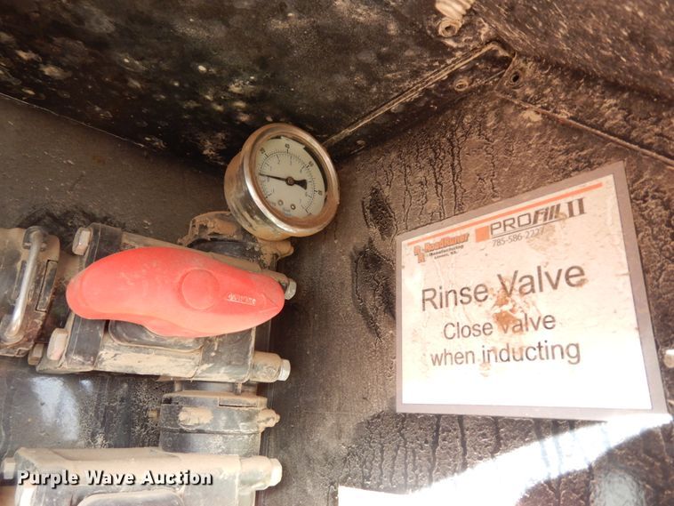 image for item DJ5819 2018 Road Runner 4000 drop deck sprayer trailer