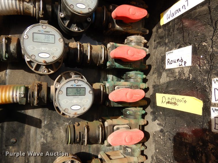 image for item DJ5819 2018 Road Runner 4000 drop deck sprayer trailer