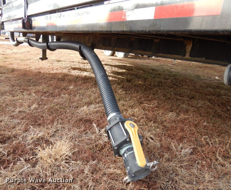 image for item DJ5819 2018 Road Runner 4000 drop deck sprayer trailer