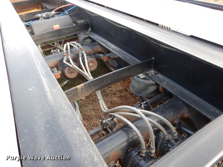 image for item DJ5819 2018 Road Runner 4000 drop deck sprayer trailer