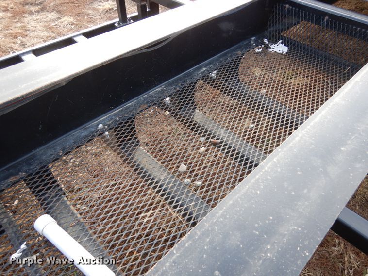 image for item DJ5819 2018 Road Runner 4000 drop deck sprayer trailer