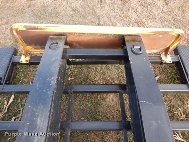 image for item DJ5819 2018 Road Runner 4000 drop deck sprayer trailer