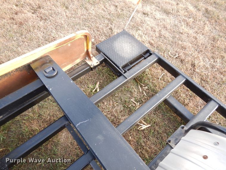 image for item DJ5819 2018 Road Runner 4000 drop deck sprayer trailer