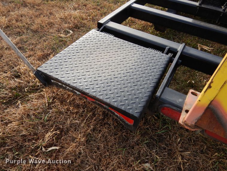 image for item DJ5819 2018 Road Runner 4000 drop deck sprayer trailer