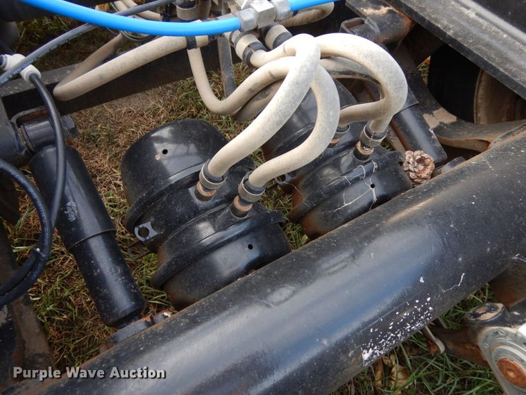 image for item DJ5819 2018 Road Runner 4000 drop deck sprayer trailer